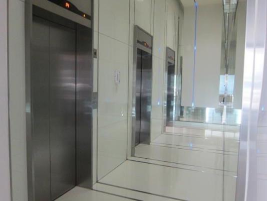 Yacht Club, Área Metropolitana