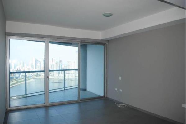 Yacht Club, Área Metropolitana