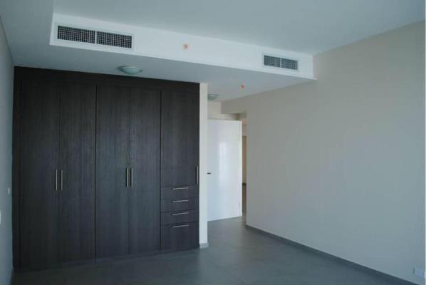 Yacht Club, Avenida Balboa