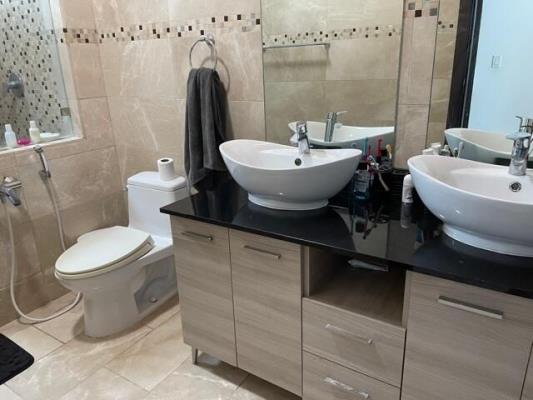 Grand Tower, Área Metropolitana