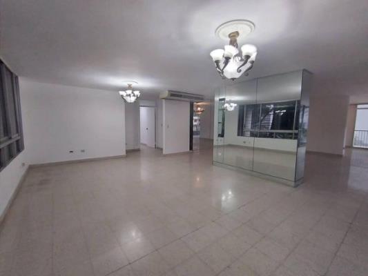 Deluxe,  Punta Paitilla, Panamá