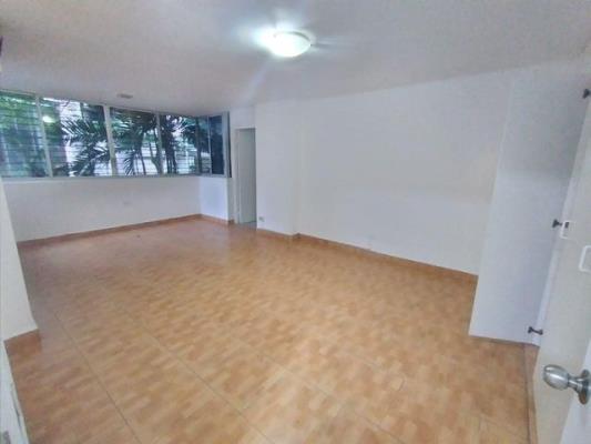 Deluxe,  Punta Paitilla, Panamá