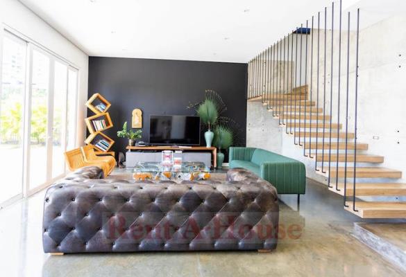 Fairways Estates, Área Metropolitana