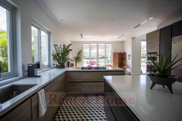 Fairways Estates, Área Metropolitana