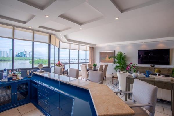 Luna del Mar, Área Metropolitana