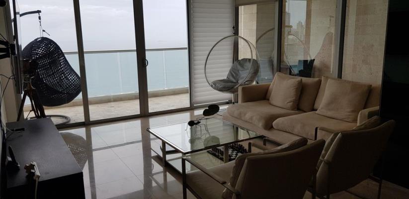 Rivage, Avenida Balboa