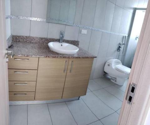 Moon Tower, Área Metropolitana