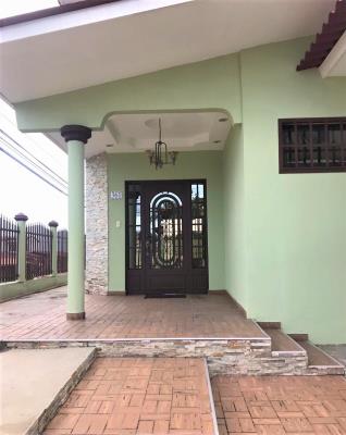 Altos de Brisas del Golf, casa