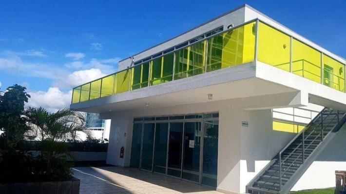 Moon Tower, Coco del Mar