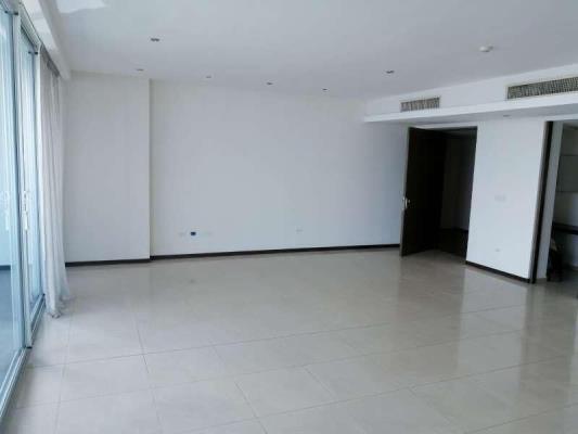 Bayside Condominium, Área Metropolitana