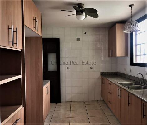 Altos de Brisas del Golf, Rufina Alfaro