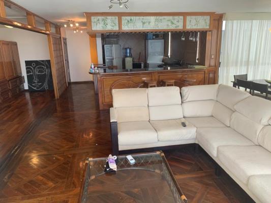 Coral Reef, Área Metropolitana