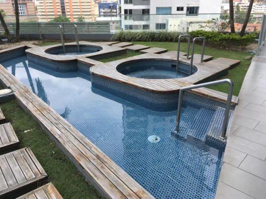 Yacht Club, Área Metropolitana