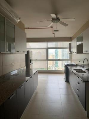 Q Tower , Área Metropolitana