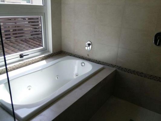 , Amelia Denis De Icaza