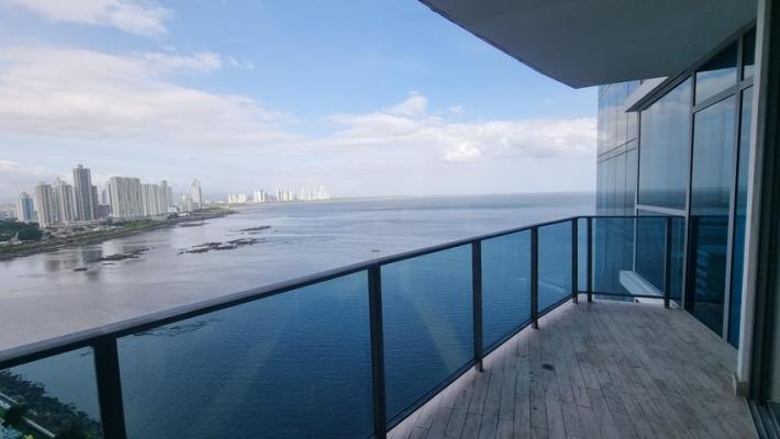 Grand Tower, apartment