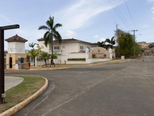 Residencias Las Huacas Barriada