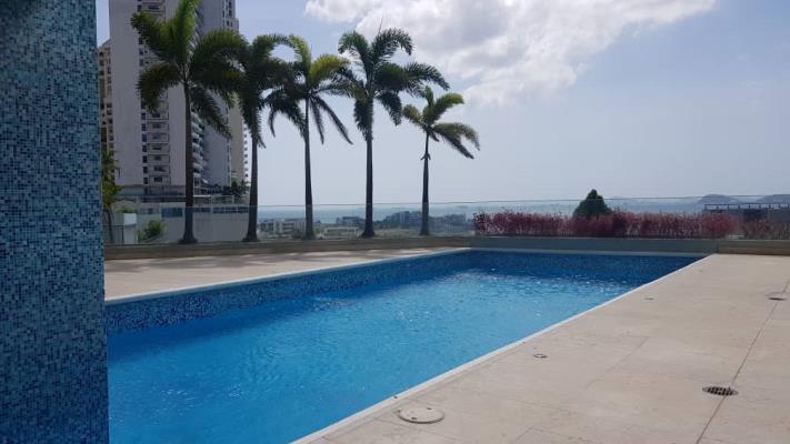 Q Tower , apartamento