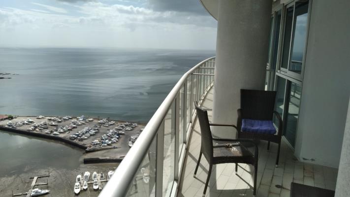 Yacht Club, Área Metropolitana