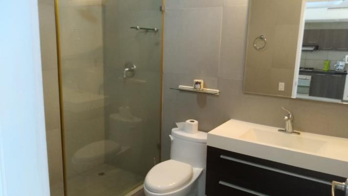 Yacht Club, Área Metropolitana