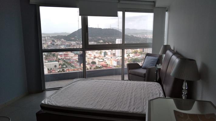 Yacht Club, Avenida Balboa