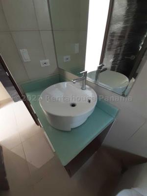 PH GENESIS TOWER, apartamento