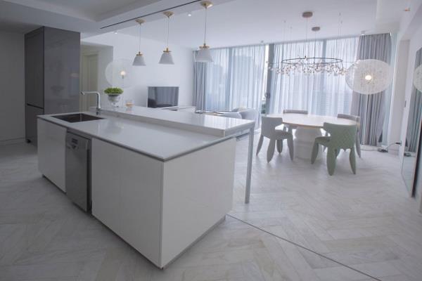 Hyde Wanders & Yoo, Bella Vista