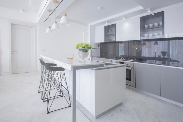 Hyde Wanders & Yoo, Bella Vista