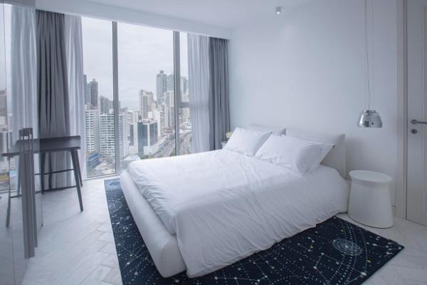 Hyde Wanders & Yoo, Bella Vista