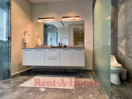 Upper East Tower, apartamento