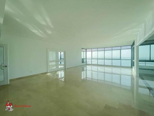 Plaza Miramar, Avenida Balboa