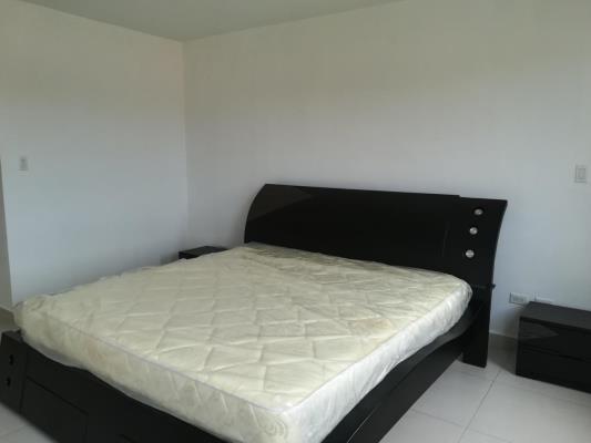 PH MIDRISE WOODLANDS, apartamento