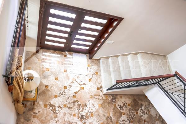 Camino de cruces, Ancón