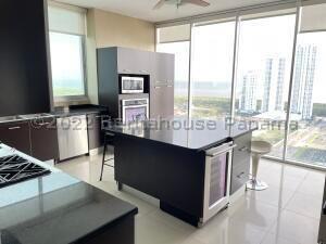 Latitude, Área Metropolitana