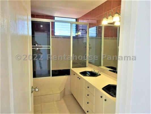 Los Delfines, Área Metropolitana