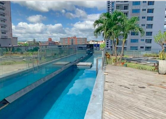 Yacht Club, Área Metropolitana