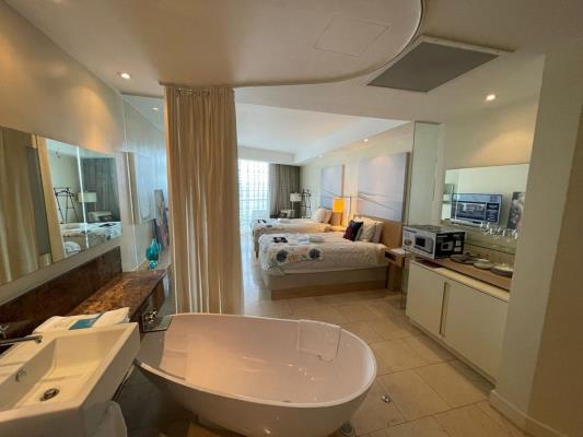 JW Marriot, Área Metropolitana