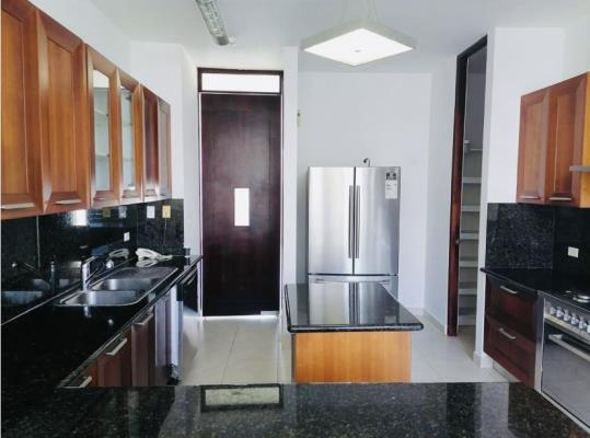 Aqualina, Punta Pacifica