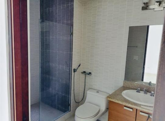 Aqualina, Punta Pacifica