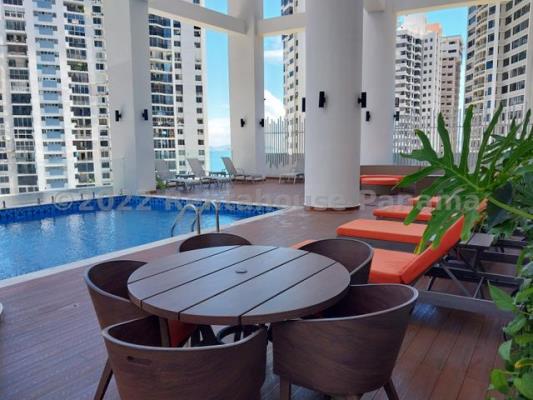 Deluxe Residence, Área Metropolitana