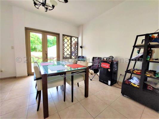 Villa Di Firenze, Ancón