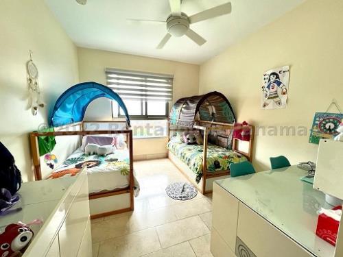 Greenview, Área Metropolitana