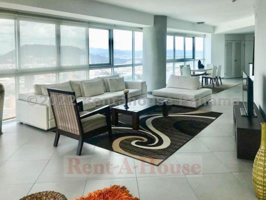 Yacht Club, Avenida Balboa