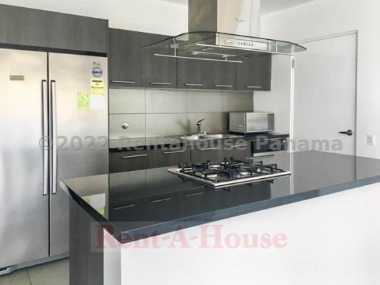 Yacht Club, Área Metropolitana