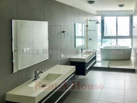 Yacht Club, Avenida Balboa