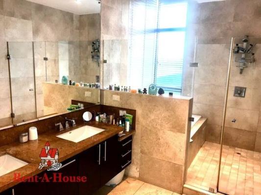 Ten Tower, Área Metropolitana