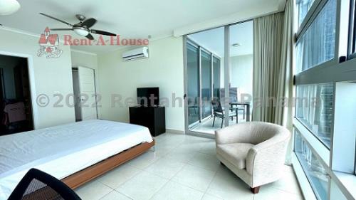 Waters on the bay, Avenida Balboa