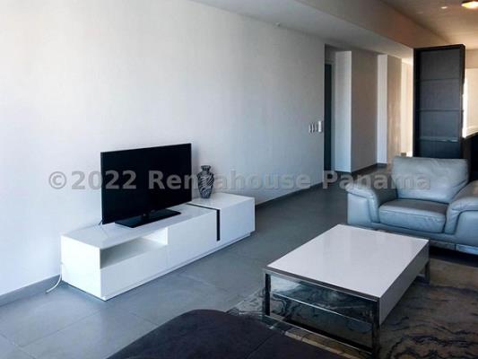 Yacht Club, Área Metropolitana