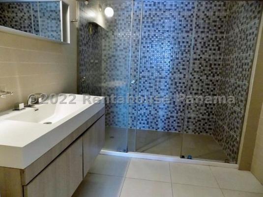 Waters on the bay, Área Metropolitana