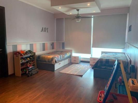 Q Tower , apartamento